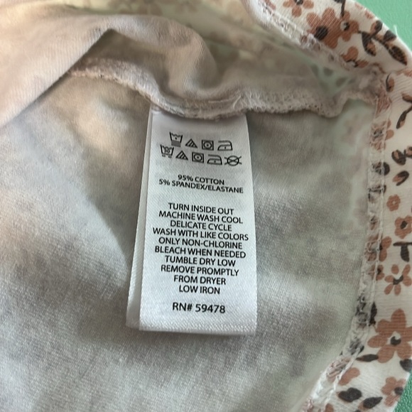 Max Studio Flower Print T-Shirt, Toddler Girl size 5T, kid t-shirts, pocket - Picture 8 of 8